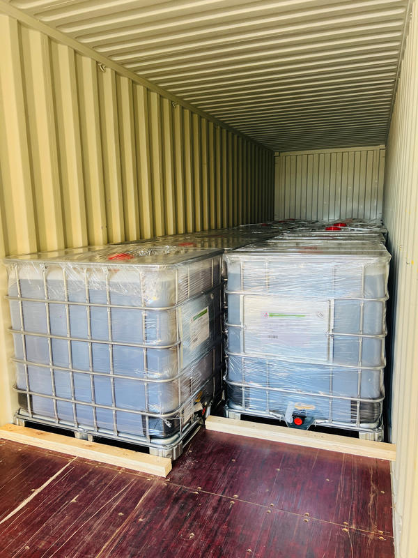 เรซินอีพ็อกซีเหลวใสแจ๋วสำหรับส่วนประกอบฉนวนไฟฟ้า 10-35kv พร้อมของเหลวเหนียวสีขาวขุ่น